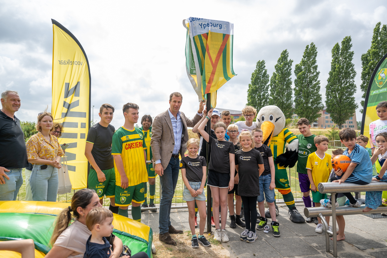 images/gallery/28jun23_openingSpireaveld